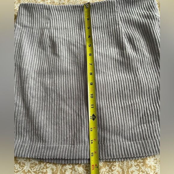 NWT Lulus corduroy mini skirt size medium - Picture 2 of 8